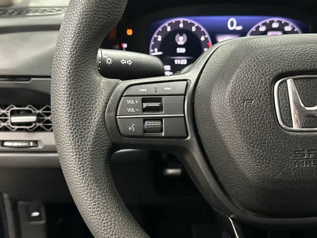 2023 Honda Accord photo 17 of 31