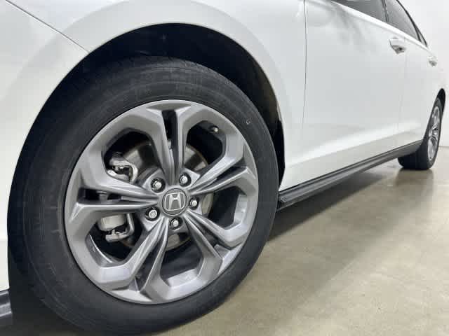 2024 Honda Accord photo 27 of 31