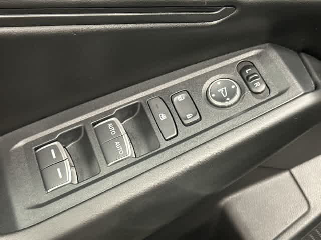 2025 Honda Accord photo 19 of 31