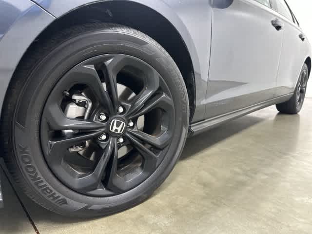 2025 Honda Accord photo 27 of 31