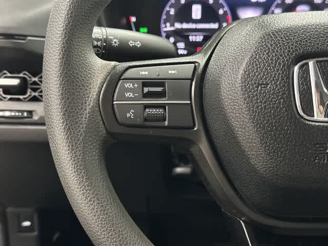 2025 Honda Accord photo 17 of 31