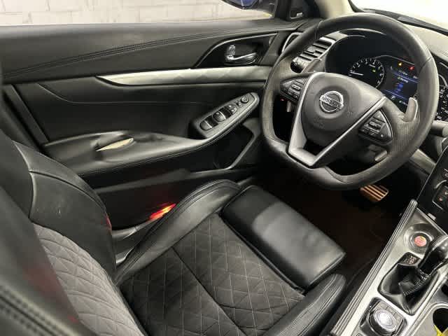 2017 Nissan Maxima photo 12 of 33