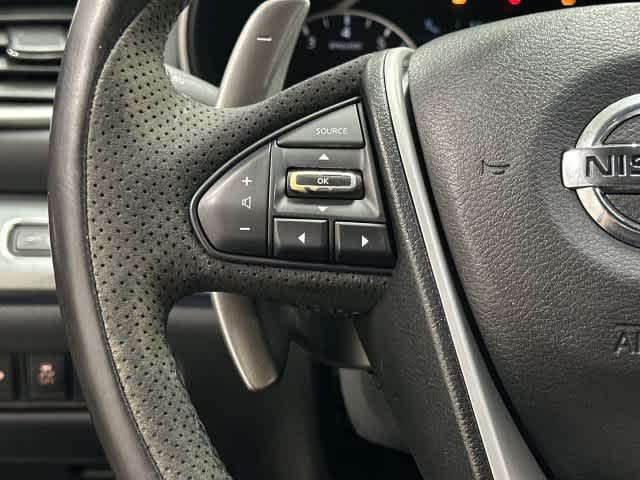 2017 Nissan Maxima photo 17 of 33