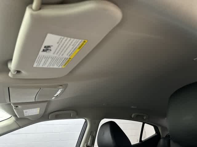 2017 Nissan Maxima photo 28 of 33