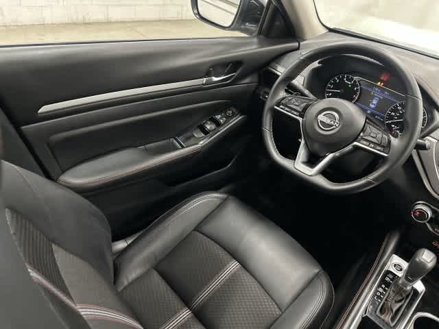 2025 Nissan Altima photo 12 of 32