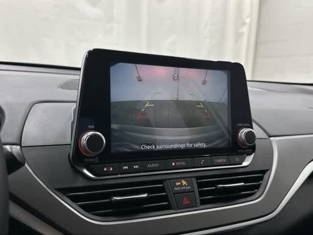 2025 Nissan Altima photo 23 of 32