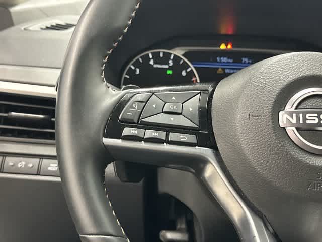 2025 Nissan Altima photo 17 of 32