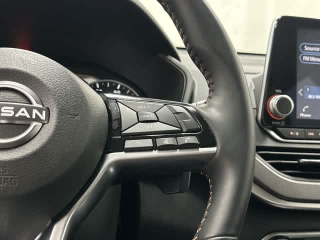 2025 Nissan Altima photo 18 of 32