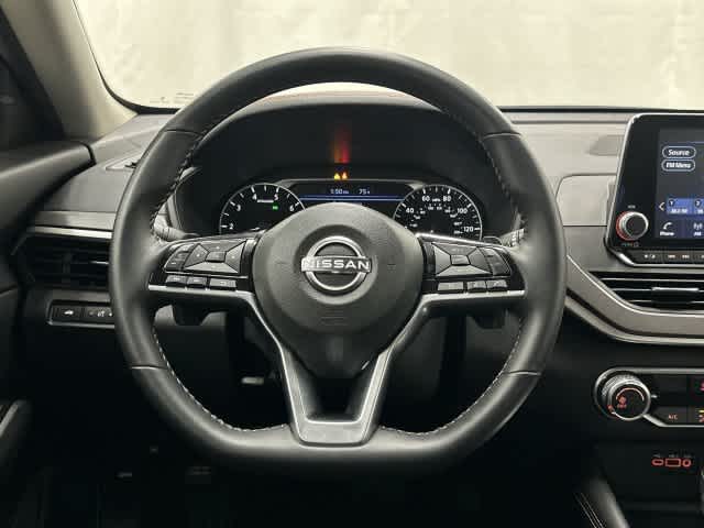 2025 Nissan Altima photo 15 of 32