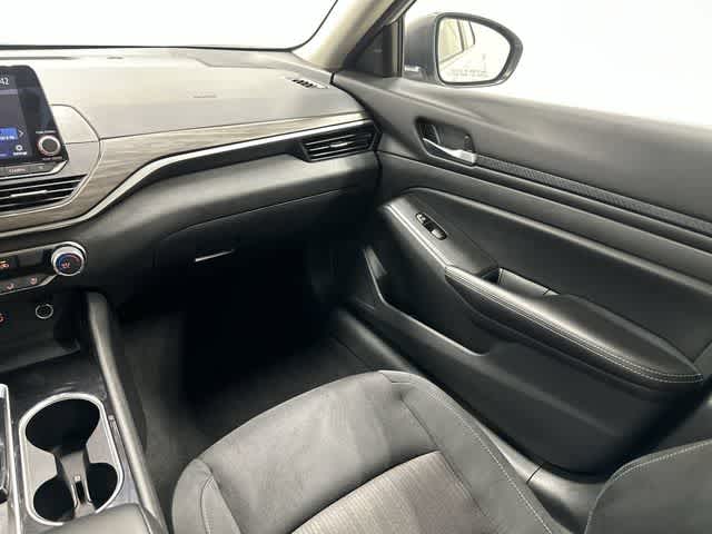 2024 Nissan Altima 2.5 SV Brilliant Silver Metallic at Friendly Ford Crosby