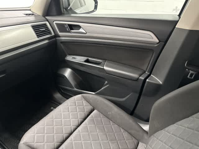 2018 Volkswagen Atlas photo 13 of 32