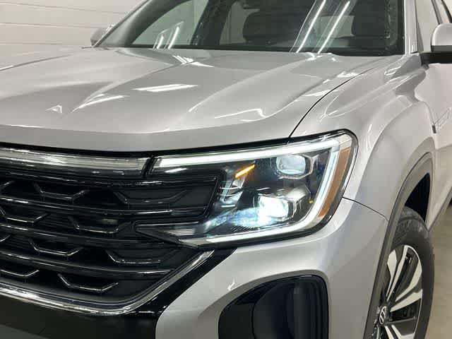 2024 Volkswagen Atlas Cross Sport 2.0T SE Silver Mist Metallic at Westside Kia