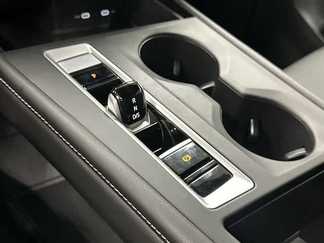 2024 Volkswagen Atlas Cross Sport 2.0T SE Silver Mist Metallic at Westside Kia