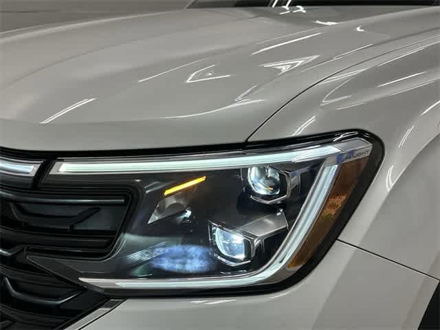 2025 Volkswagen Atlas 2.0T SEL Premium R-Line Opal White Pearl at Mercedes-Benz of Houston North