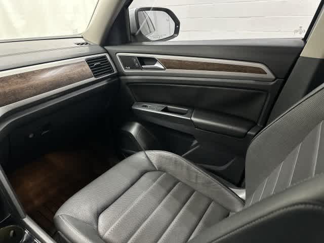 2019 Volkswagen Atlas photo 13 of 32