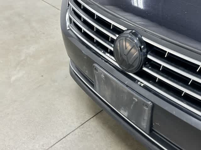 2019 Volkswagen Passat photo 30 of 32