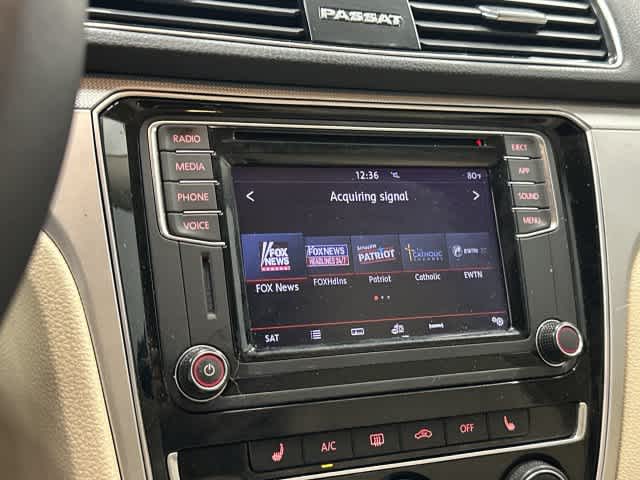 2019 Volkswagen Passat photo 22 of 32