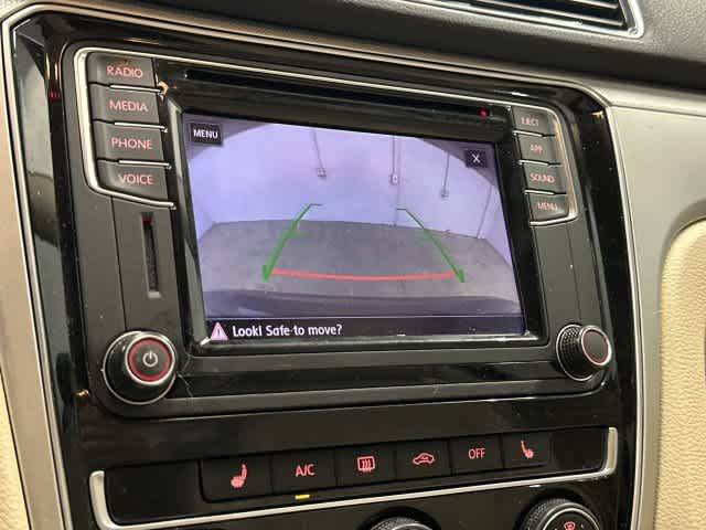 2019 Volkswagen Passat photo 23 of 32