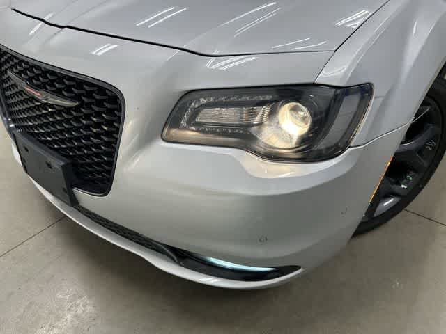 2023 Chrysler 300 300S Silver Mist Clearcoat at AutoNation Ford Gulf Fwy