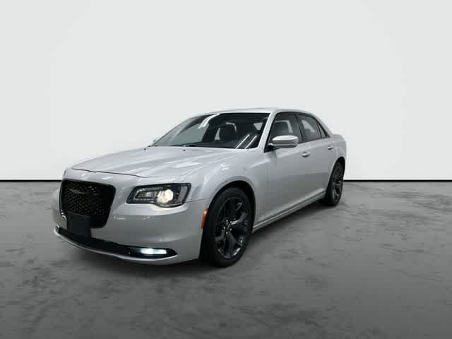 2023 Chrysler 300 300S Silver Mist Clearcoat at AutoNation Ford Gulf Fwy
