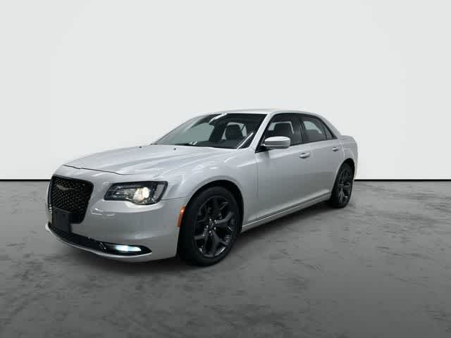 2023 Chrysler 300 300S Silver Mist Clearcoat at AutoNation Ford Gulf Fwy