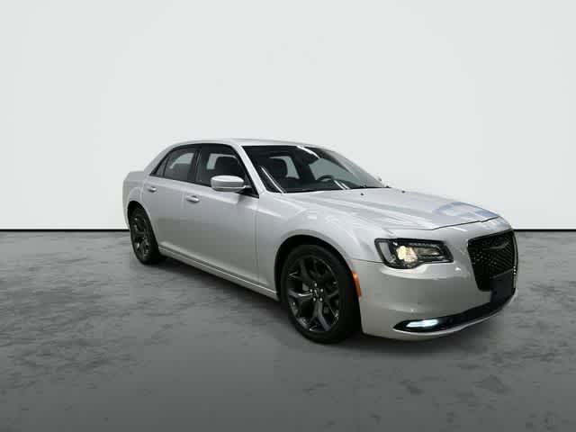 2023 Chrysler 300 300S Silver Mist Clearcoat at AutoNation Ford Gulf Fwy