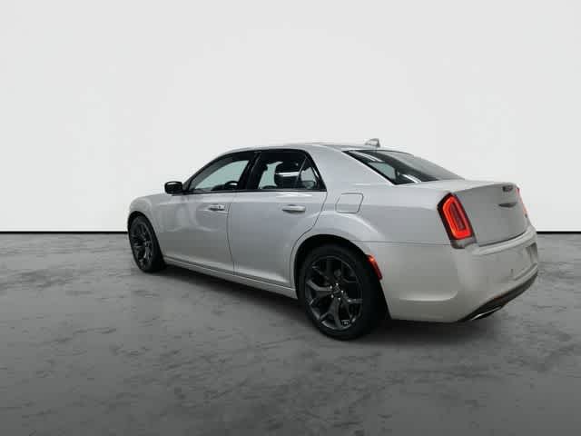 2023 Chrysler 300 300S Silver Mist Clearcoat at AutoNation Ford Gulf Fwy