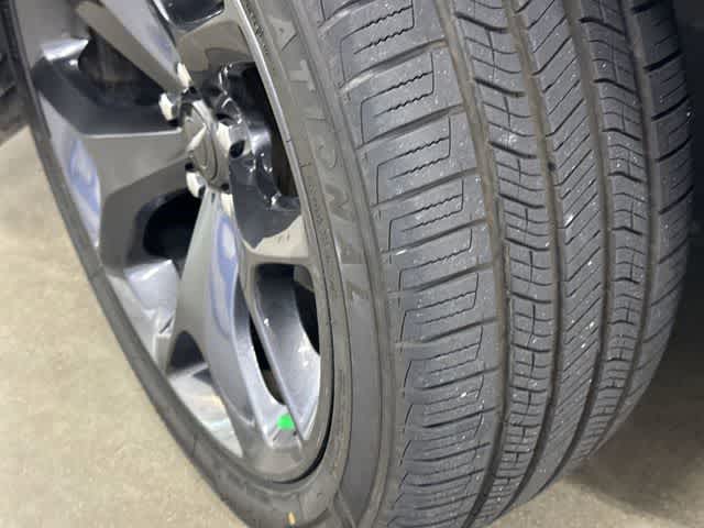2023 Chrysler 300 300S Silver Mist Clearcoat at AutoNation Ford Gulf Fwy
