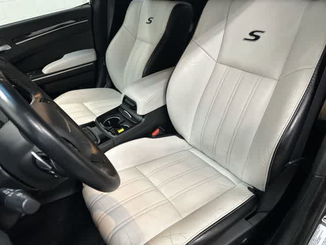 2018 Chrysler 300 300S Granite Crystal Metallic Clearcoat at HGreg Houston