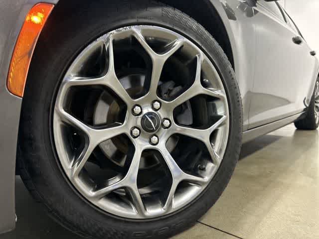 2018 Chrysler 300 300S Granite Crystal Metallic Clearcoat at HGreg Houston