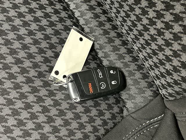 2023 Dodge Charger SXT Torred Clearcoat at Davis Chevrolet