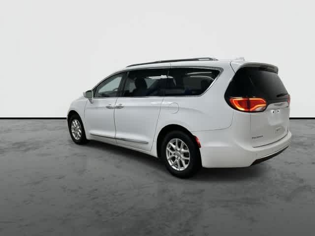 2020 Chrysler Pacifica photo 9 of 32
