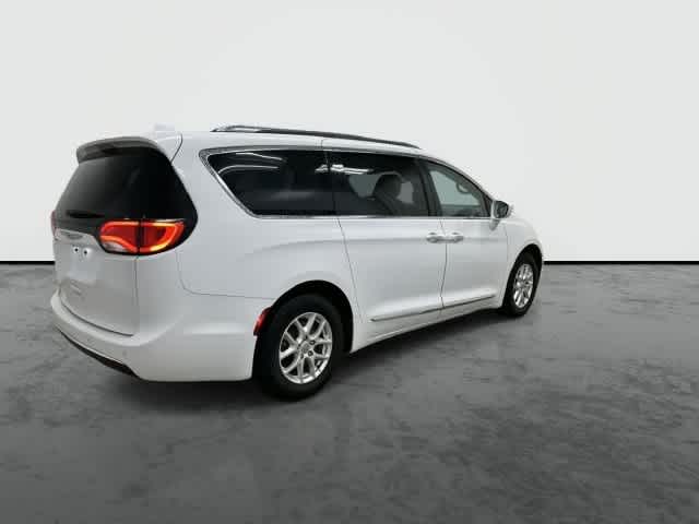 2020 Chrysler Pacifica photo 4 of 32