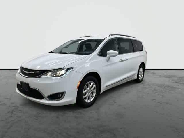 2020 Chrysler Pacifica photo 8 of 32