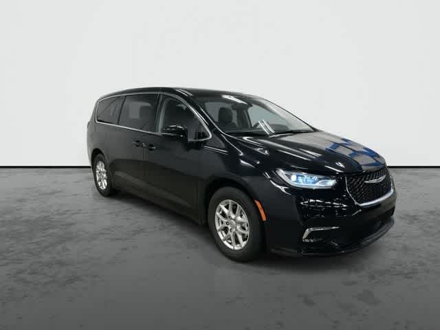 2024 Chrysler Pacifica Touring L Diamond Black Crystal Pearlcoat at Beck & Masten Kia