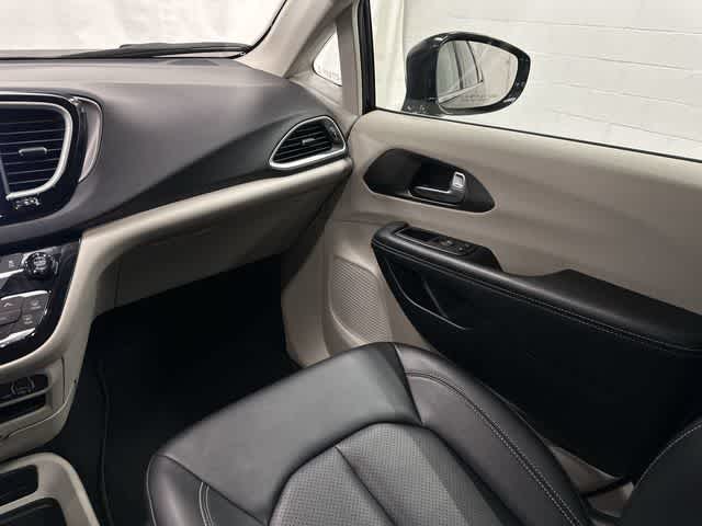 2024 Chrysler Pacifica Touring L Diamond Black Crystal Pearlcoat at Beck & Masten Kia