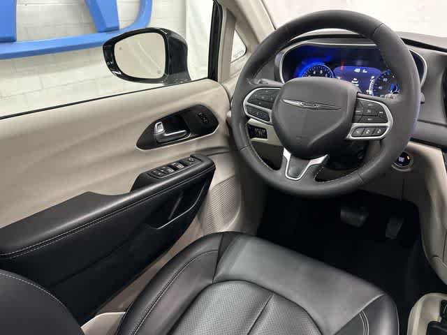 2024 Chrysler Pacifica Touring L Diamond Black Crystal Pearlcoat at Beck & Masten Kia