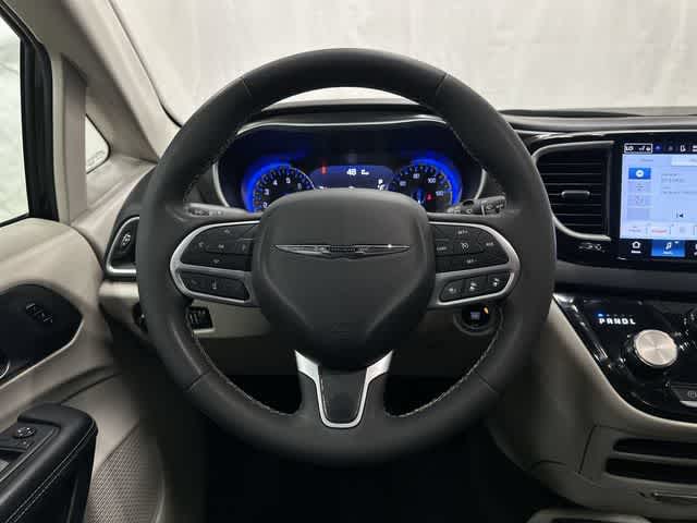 2024 Chrysler Pacifica Touring L Diamond Black Crystal Pearlcoat at Beck & Masten Kia