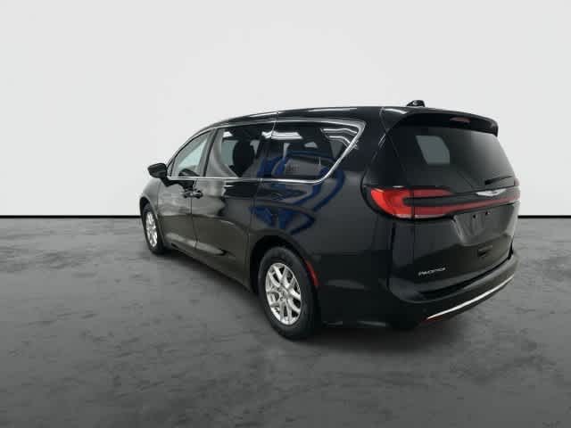 2024 Chrysler Pacifica Touring L Diamond Black Crystal Pearlcoat at Beck & Masten Kia