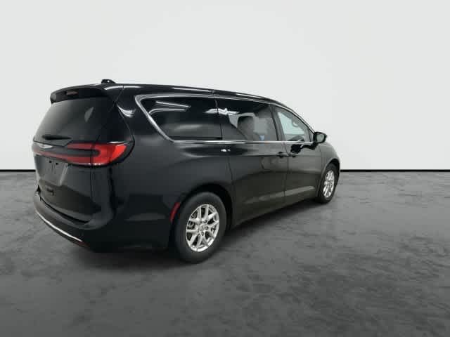 2024 Chrysler Pacifica Touring L Diamond Black Crystal Pearlcoat at Beck & Masten Kia