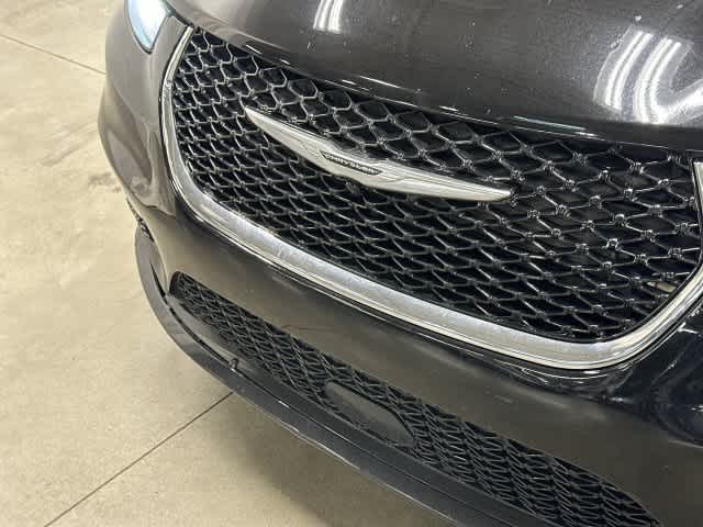 2024 Chrysler Pacifica Touring L Diamond Black Crystal Pearlcoat at Beck & Masten Kia