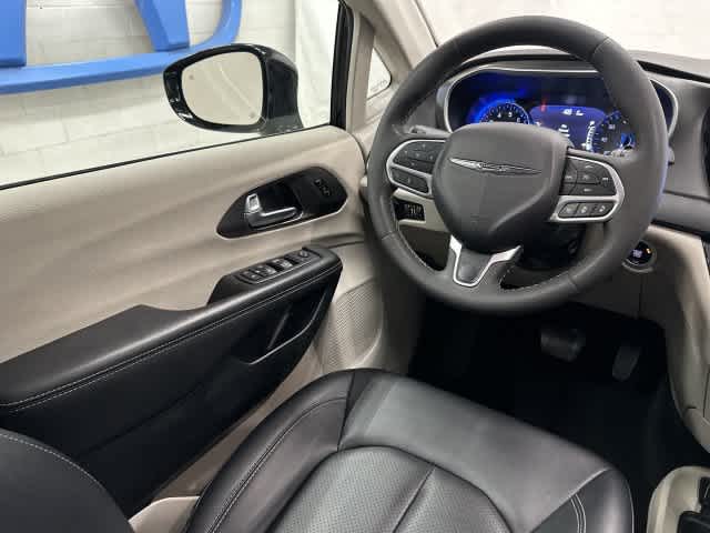 2024 Chrysler Pacifica Touring L Diamond Black Crystal Pearlcoat at Beck & Masten Kia