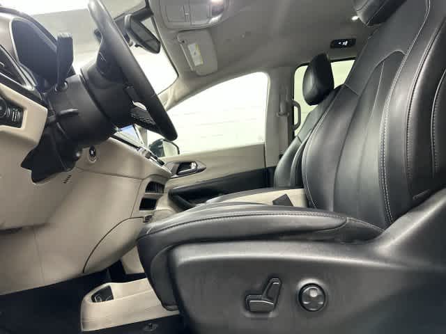 2024 Chrysler Pacifica Touring L Diamond Black Crystal Pearlcoat at Beck & Masten Kia