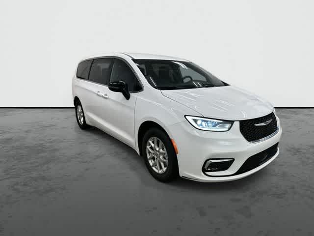 2025 Chrysler Pacifica Select Bright White Clearcoat at Team Honda