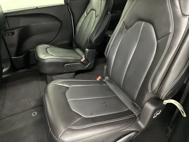 2025 Chrysler Pacifica Select Bright White Clearcoat at Team Honda