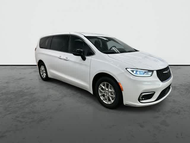 2025 Chrysler Pacifica Select Bright White Clearcoat at Team Honda