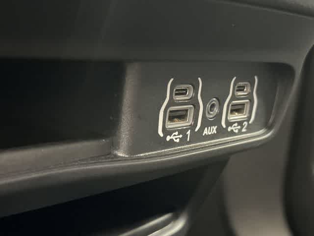 2025 Chrysler Pacifica Select Bright White Clearcoat at Team Honda