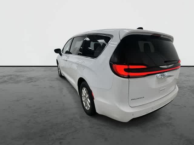 2025 Chrysler Pacifica Select Bright White Clearcoat at Team Honda