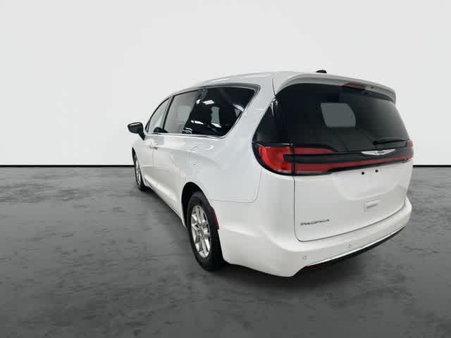 2025 Chrysler Pacifica Select Bright White Clearcoat at Team Honda
