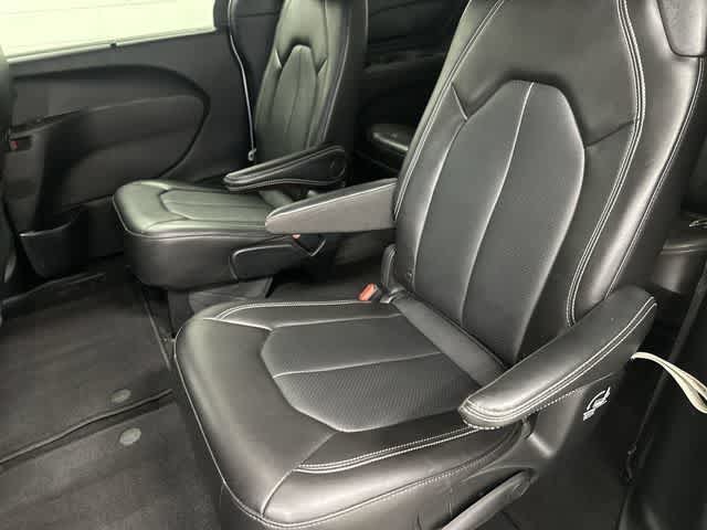 2025 Chrysler Pacifica Select Bright White Clearcoat at Team Honda